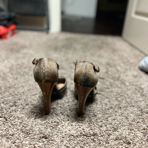 Size 7 platform pica-boo toe heels - Picture 4 of 6